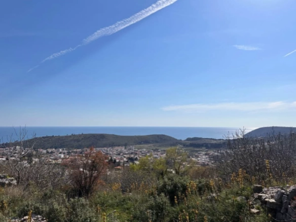Kuća u ruševinama 66 m² na placu od 135 m² – Sutomore, Bar