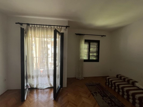 Garsonjera 37 m² sa terasom i pogledom na more – Dobrota, Kotor
