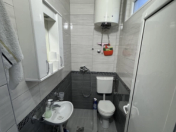 Kuća 63 m² na ravnom terenu, potpuno renovirana – Sutomore, Bar