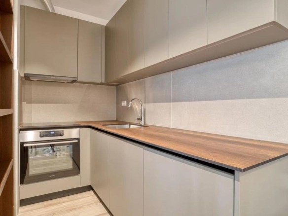 Izdavanje: Garsonjera 33 m² sa pogledom na more – Budva