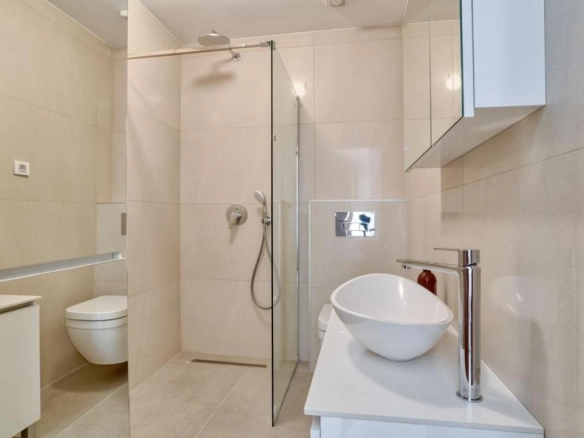Izdavanje: Garsonjera 33 m² sa pogledom na more – Budva