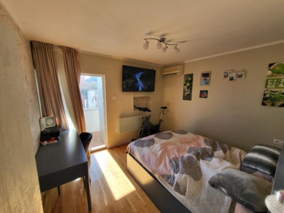 Trosoban stan 100 m² sa velikom terasom – Babin Do, Budva