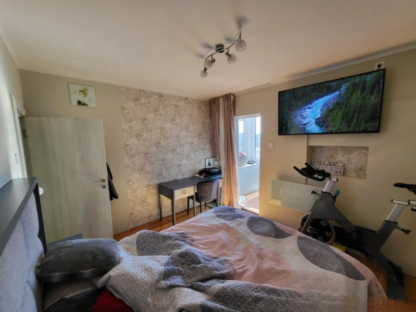 Trosoban stan 100 m² sa velikom terasom – Babin Do, Budva