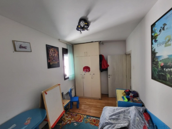 Trosoban stan 100 m² sa velikom terasom – Babin Do, Budva