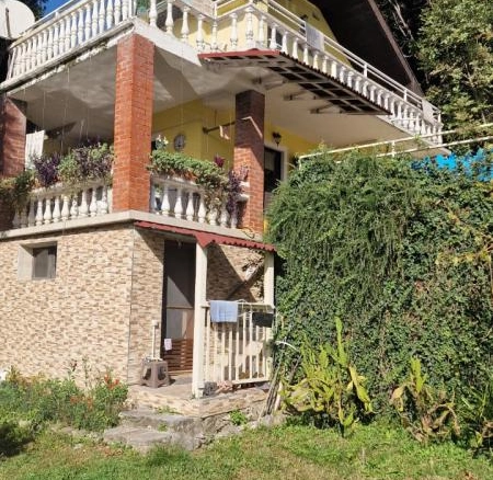 Kuća 143 m² sa bazenom na placu od 396 m² – Ratiševina, Herceg Novi