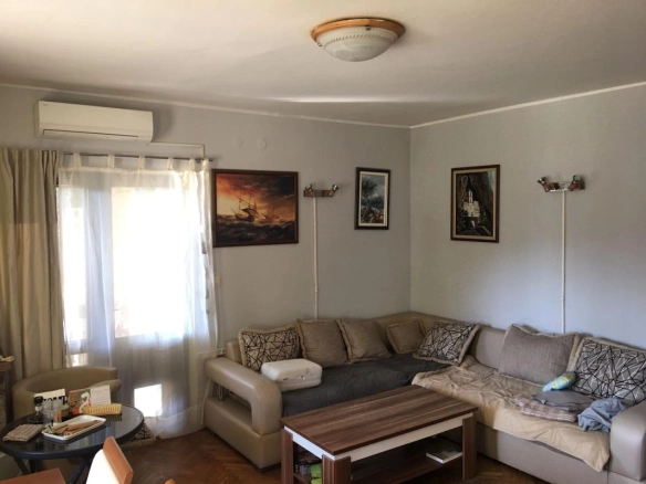Kuća 143 m² sa bazenom na placu od 396 m² – Ratiševina, Herceg Novi