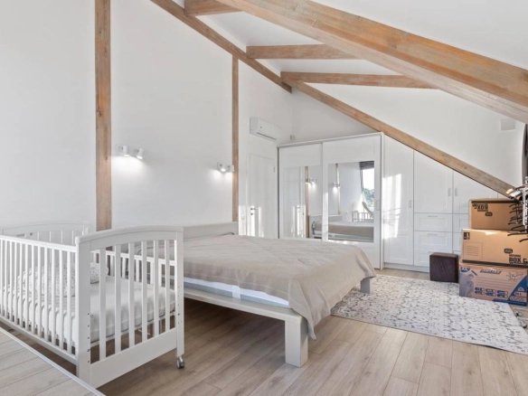 Kuća 172 m² sa pogledom na zaliv i garažom – blizu Porto Montenegra, Tivat