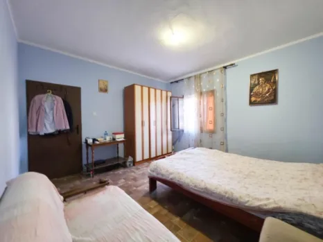 Dio kuće 110 m² sa ograđenim dvorištem i garažom – Zagorič, Podgorica