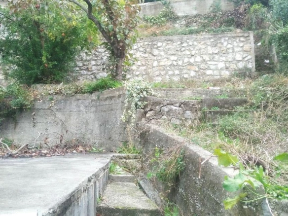 Kamena kuća 64 m² na terasastom placu od 355 m² – Sutomore, Bar