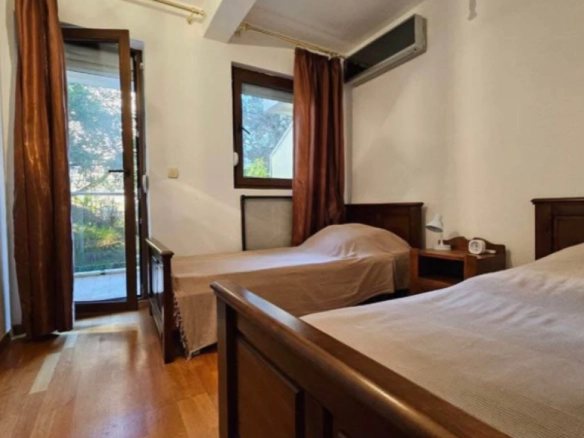 Jednosoban stan 47 m² blizu mora na visokom prizemlju – Bečići, Budva