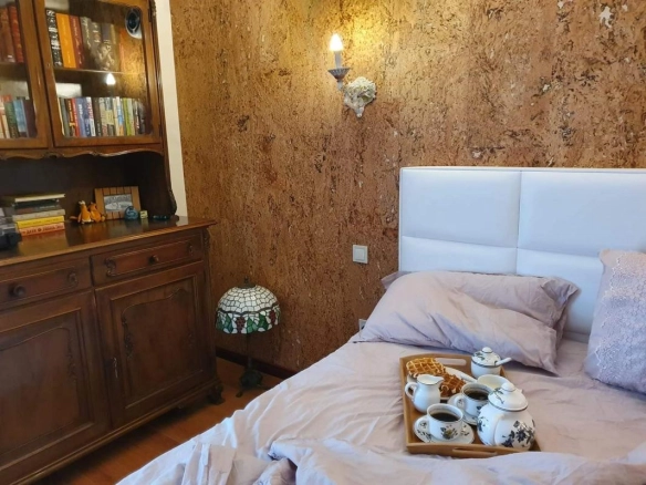 Trosoban stan 121 m² sa velikom terasom i pogledom na maslinjak – Petrovac, Budva