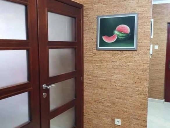 Trosoban stan 121 m² sa velikom terasom i pogledom na maslinjak – Petrovac, Budva