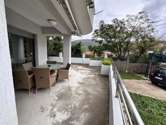 Dvosoban stan 73 m² sa terasom od 45 m² – Đenovići, Herceg Novi