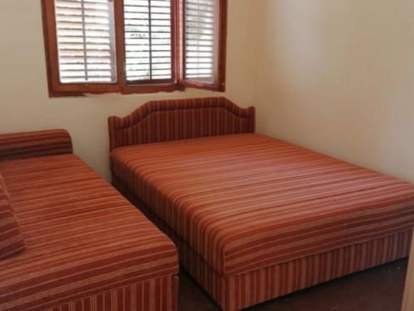 Polovina kuće 40 m² sa dvorištem od 100 m² – Sutomore, Bar