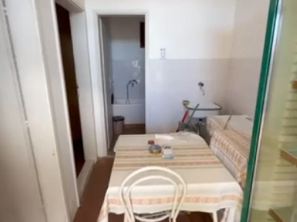 Polovina kuće 40 m² sa dvorištem od 100 m² – Sutomore, Bar