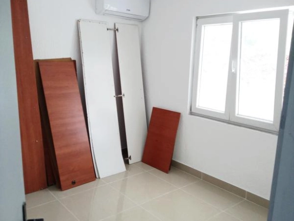 Dvospratna kuća 120 m² sa dva odvojena ulaza – Čanj, Bar