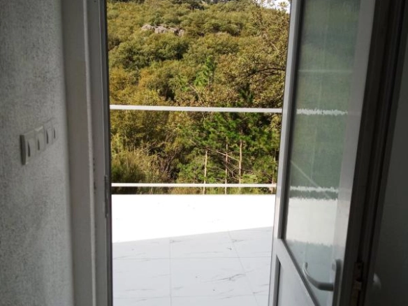 Dvospratna kuća 120 m² sa dva odvojena ulaza – Čanj, Bar