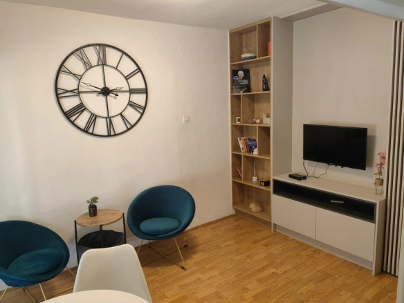 Kuća 156 m² na placu od 214 m² sa dva stana – Sutomore, Bar