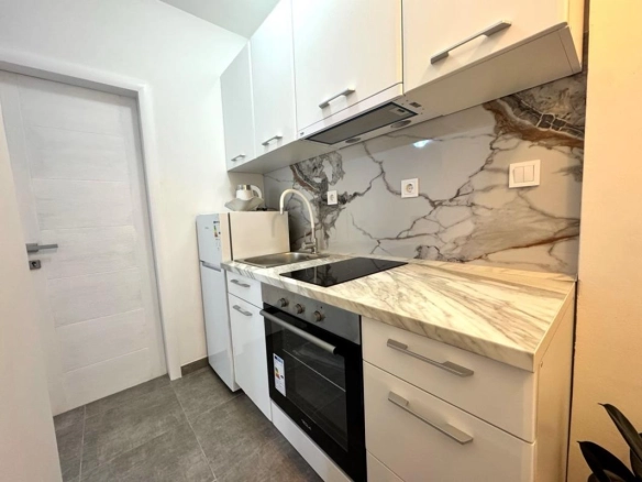 Garsonjera 34 m² sa pogledom na more i grad – Igalo, Herceg Novi