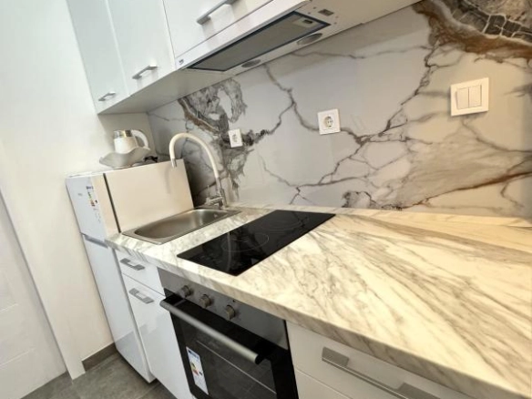 Garsonjera 34 m² sa pogledom na more i grad – Igalo, Herceg Novi