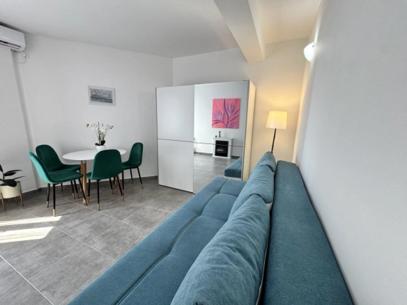 Garsonjera 34 m² sa pogledom na more i grad – Igalo, Herceg Novi