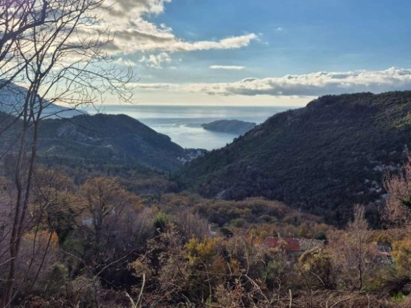 Plac 1557 m² sa pogledom na more i planine – Markovići, Budva
