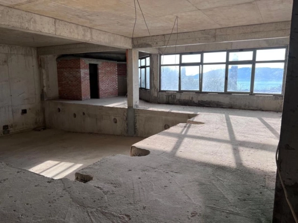 Poslovni prostor 660 m² sa pogledom na more u kompleksu – Bečići, Budva