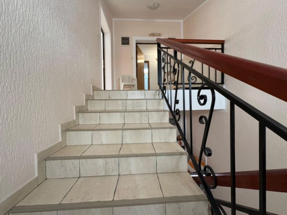 Dupleks stan 228 m² sa pogledom na more – Bečići, Budva