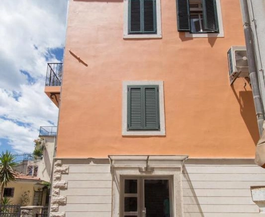 Poslovni prostor 100 m² u centru Starog grada – Herceg Novi