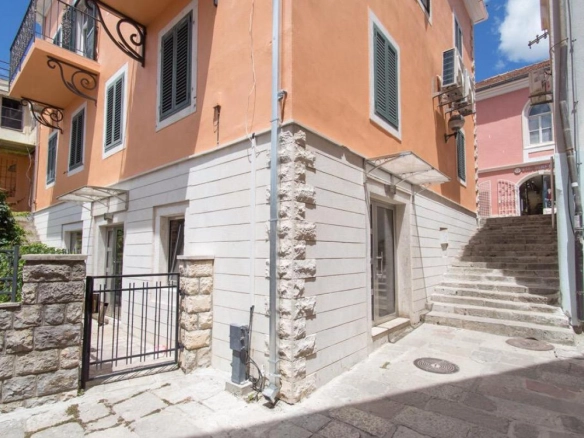 Poslovni prostor 100 m² u centru Starog grada – Herceg Novi