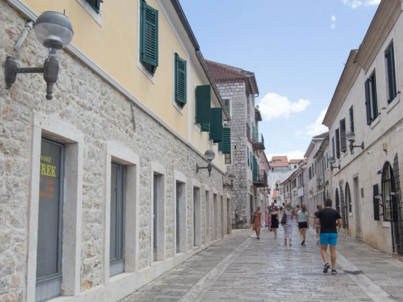 Poslovni prostor 100 m² u centru Starog grada – Herceg Novi