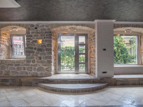 Poslovni prostor 100 m² u centru Starog grada – Herceg Novi