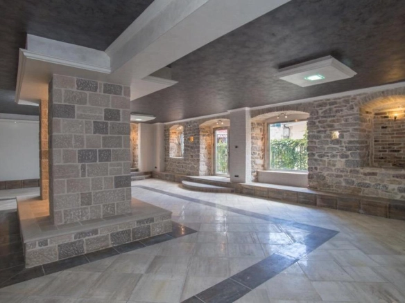 Poslovni prostor 100 m² u centru Starog grada – Herceg Novi