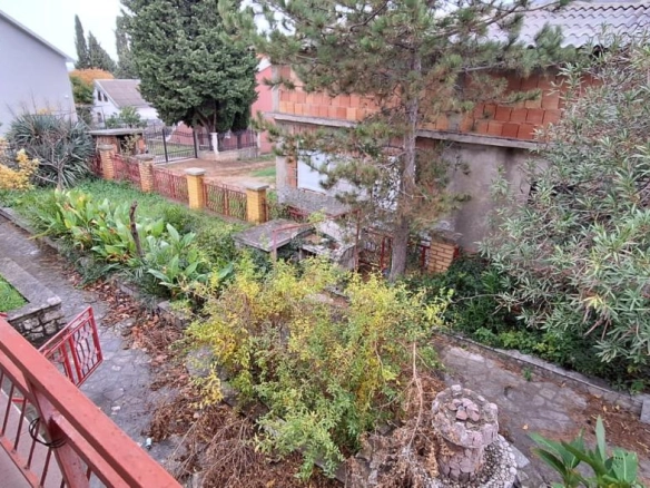 Kuća 174 m² sa pogledom na more sa bočne terase – Dobra Voda, Bar