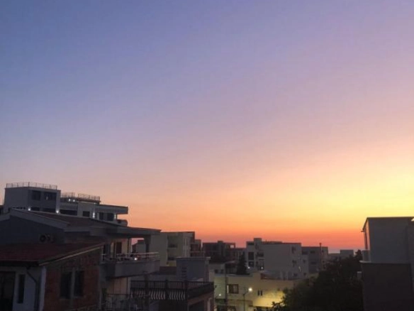 Kuća 180 m² na dva sprata sa terasom i pogledom na more – Dobra Voda, Bar