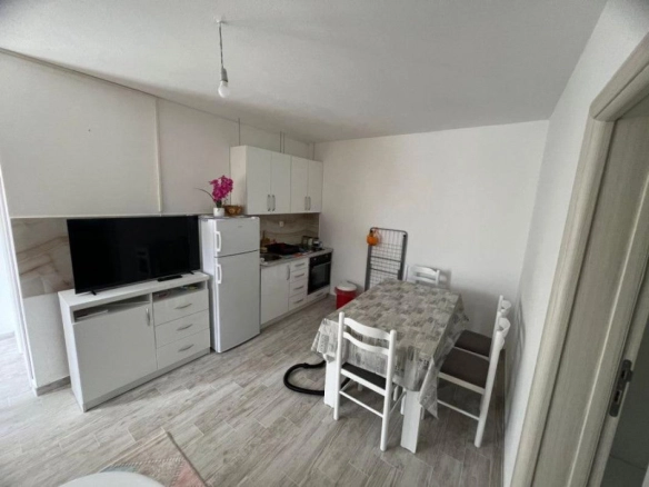 Kuća 180 m² na dva sprata sa terasom i pogledom na more – Dobra Voda, Bar