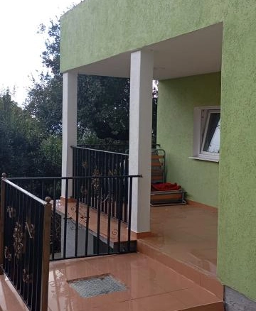 Kuća 70 m² sa pogledom na more na placu od 207 m² – Šušanj, Bar