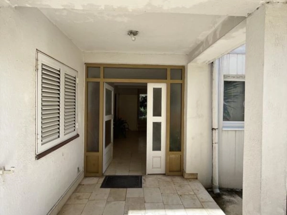 Garsonjera 24 m² sa ostavom, namještena i opremljena – Bijeli Do, Budva