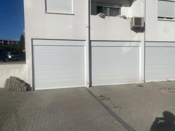 Izdavanje: Skladište 100 m² sa tri prostorije i dva ulaza – centar, Podgorica