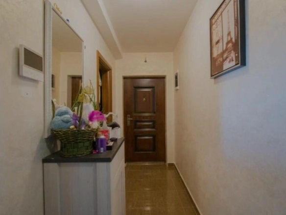 Dvosoban stan 80 m² u kompleksu sa bazenom – Kavač, Kotor
