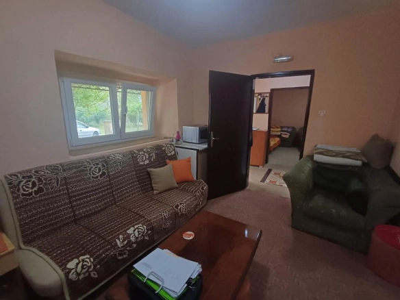 Kuća 140 m² sa pomoćnim objektom na placu od 3.600 m² – Danilovgrad