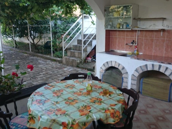 Kuća 160 m² na placu od 247 m², blizu mora – Utjeha, Bar