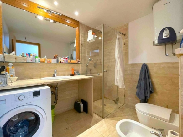 Dvosoban stan 85 m² u novogradnji sa liftom – Rozino, Budva