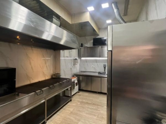 Restoran 90 m² potpuno opremljen i spreman za rad – Rozino, Budva
