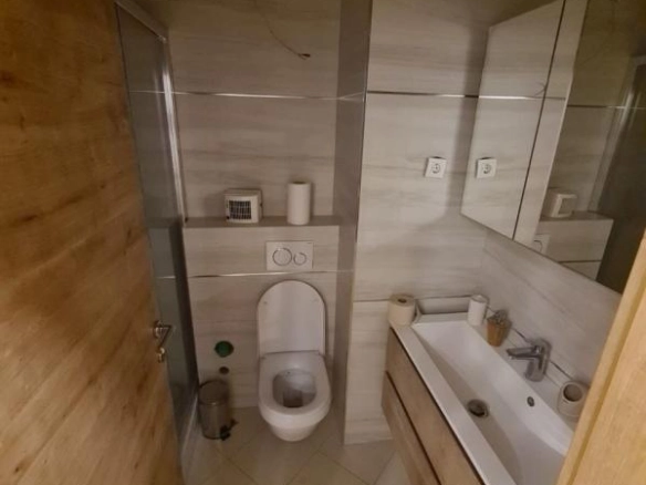 Poslovni prostor 90 m² u zgradi Nivelle, pogodan za svaku djelatnost – Budva