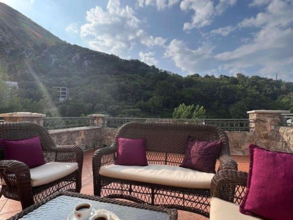 Kuća 425 m² od kamena, 150 m od mora – Reževići, Budva