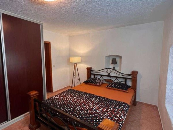 Kuća 425 m² od kamena, 150 m od mora – Reževići, Budva