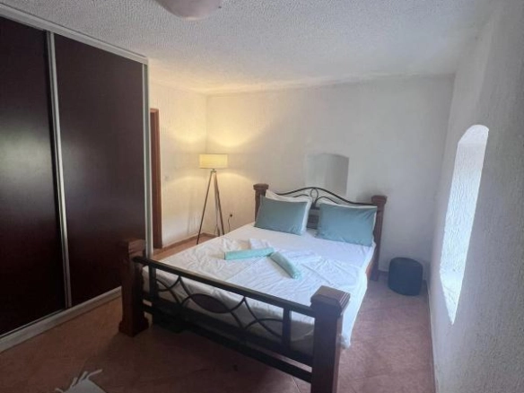 Kuća 425 m² od kamena, 150 m od mora – Reževići, Budva