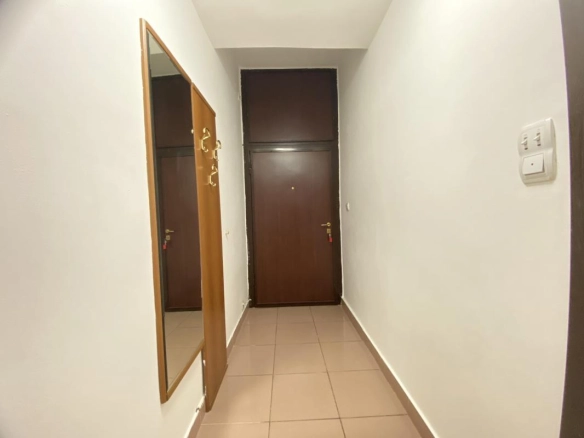 Trosoban stan 86 m² na posljednjem spratu sa pogledom na grad – Podgorica