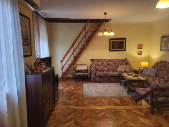 Dvosoban dupleks stan 140 m² u centru grada – Podgorica